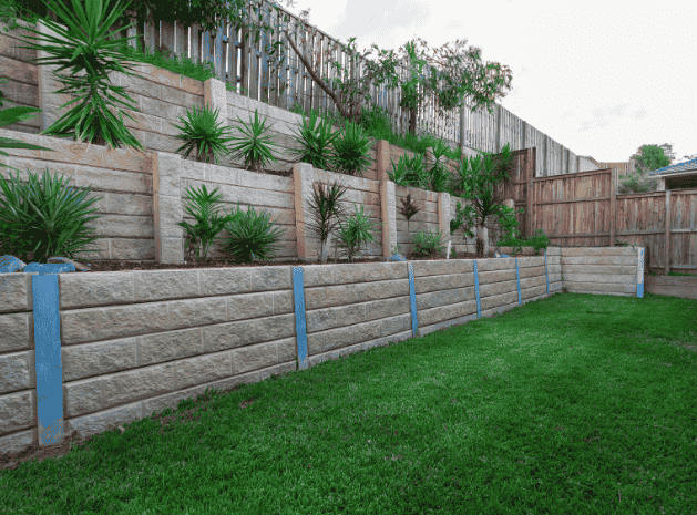 retaining walls backyard for plant bed